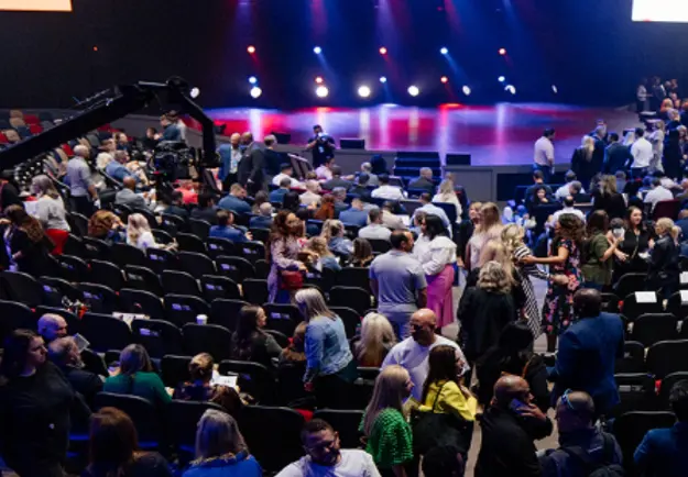 A packed auditorium at a past Live2Lead